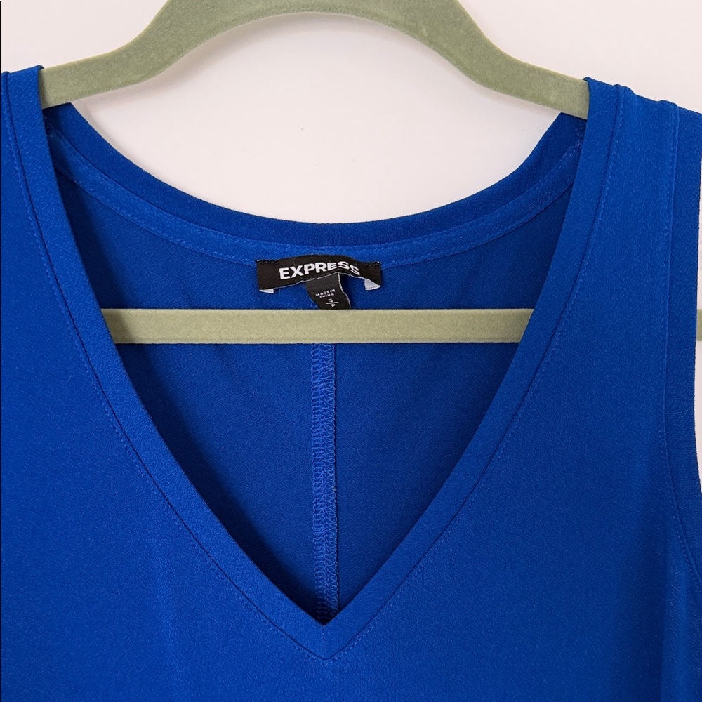 NWOT Express Women's Royal Blue V-Neck Sleeveless Top - Picture 2 of 4
